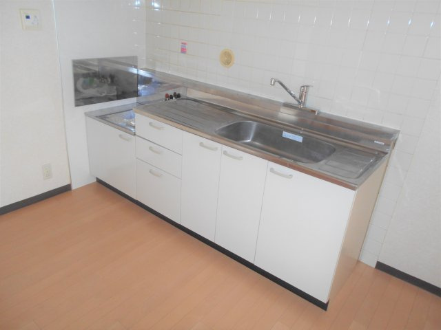 さいたま市桜区西堀８丁目の賃貸マンションのキッチン|コンパクトなキッチンで掃除もラクラク