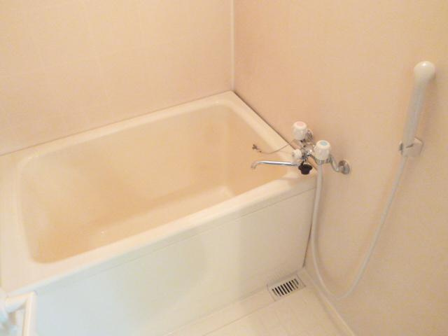 さいたま市桜区西堀８丁目の賃貸マンションの浴室|きれいなお風呂です
