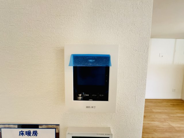 松戸市栄町８丁目新築戸建【旭町小学校:9分】のセキュリティ|来客時も安心のTVモニター付きインターフォン