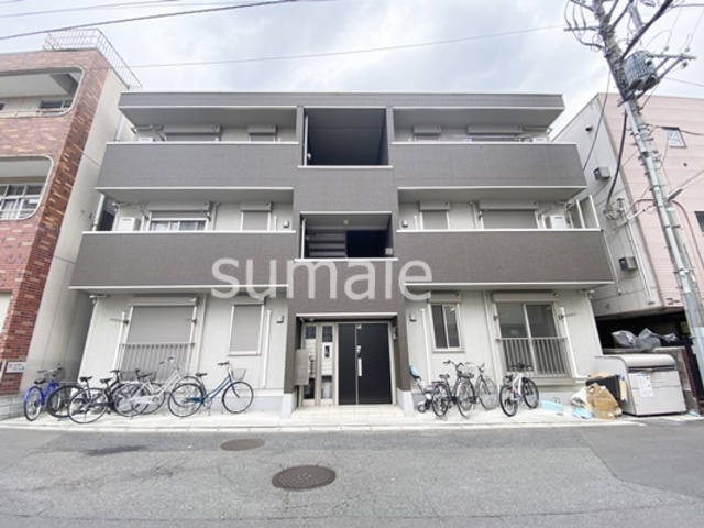 メゾン・アサヒの外観|３階建てのアパートです☆