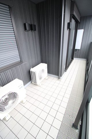 【バルコニー】