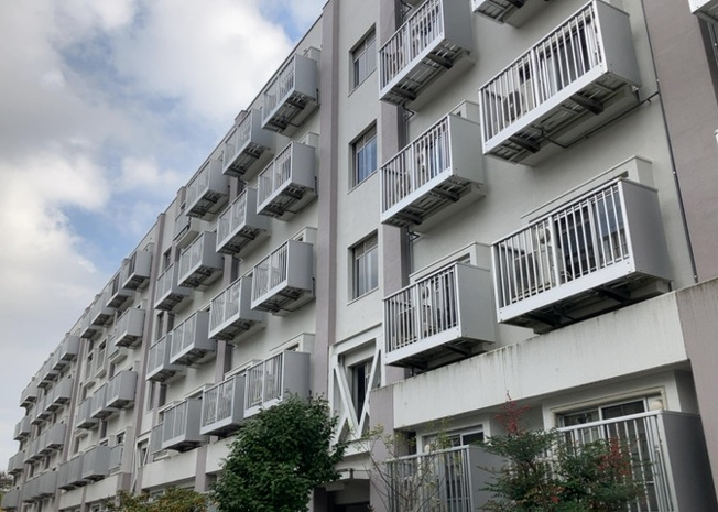 【防犯設備】 | 木曽住宅ト | 室内の防犯設備もチェックしましょう！モニター付きインターホンが設置されているか、防犯シャッターが設備されているか、ベランダに人が上がってきにくい高さかなどチェックしておくと入居後も安心できるでしょう。