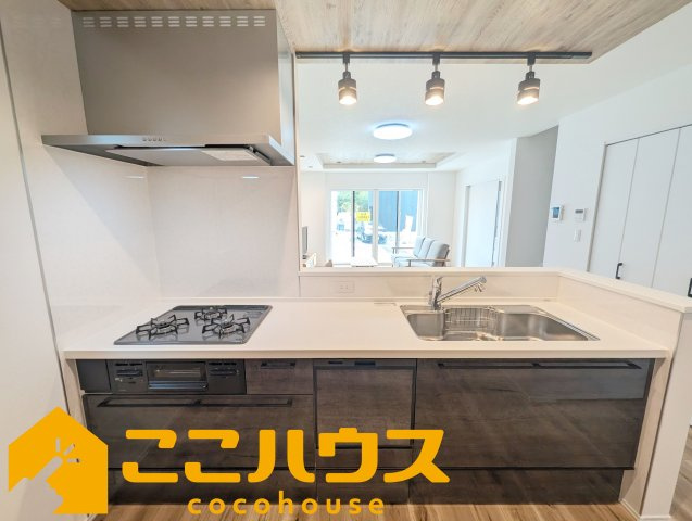 沖縄市登川　新築戸建て　全5棟　3号棟のキッチン|家事のしやすいシステムキッチン