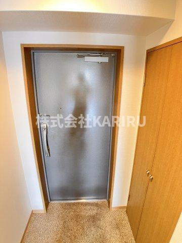 レクシア鶴見の玄関