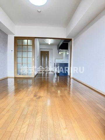 レクシア鶴見の居間・リビング