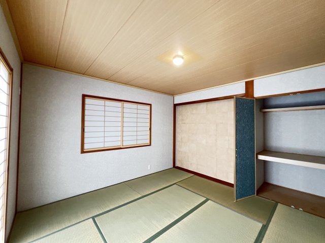 香芝市真美ケ丘７丁目　の和室|柔らかい畳が心地よい和室