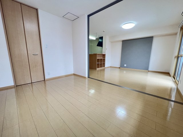 ロイヤルガーデン絆 Bの居間・リビング