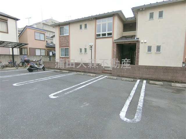 ガーデンコート多摩川の駐車場|平置き駐車場　空き状況等詳細はお問合せ下さい。