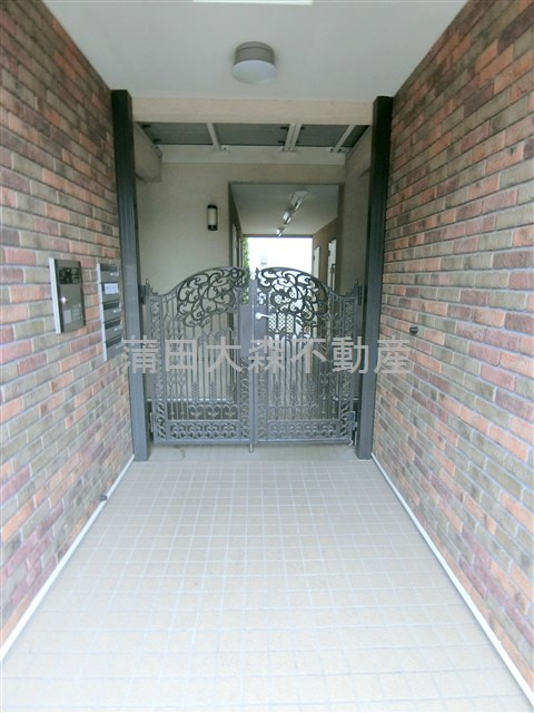 ガーデンコート多摩川のエントランス