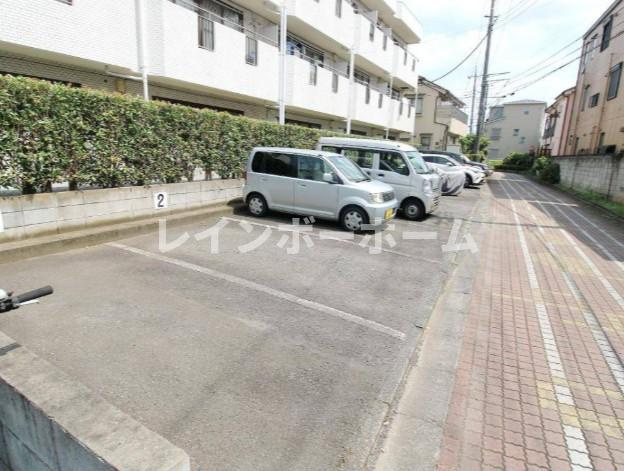 ファブール志木Ⅰの駐車場
