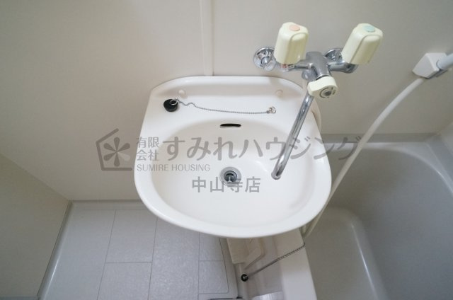 アッシュ宝塚の洗面所