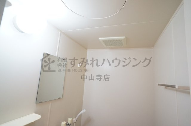 アッシュ宝塚の浴室