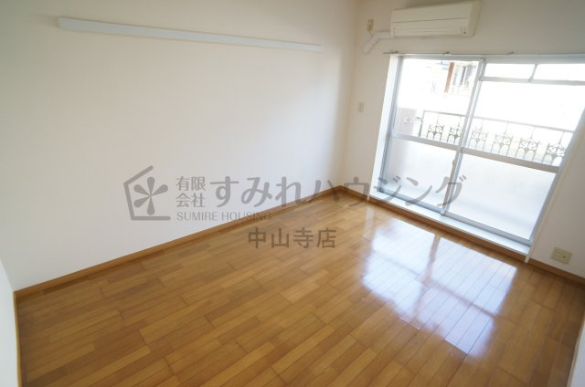 アッシュ宝塚の寝室