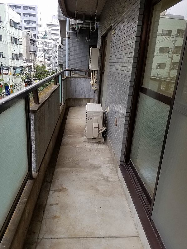 江東区東陽１丁目の賃貸マンションのバルコニー