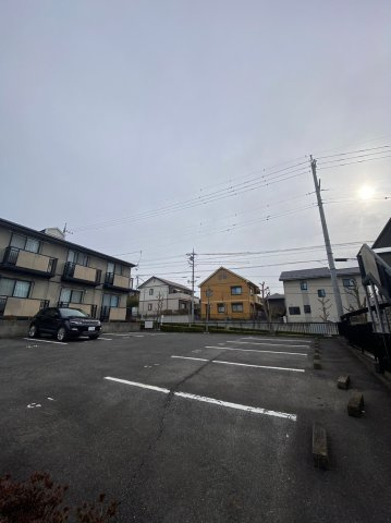 ベルシンフォニーA棟の駐車場