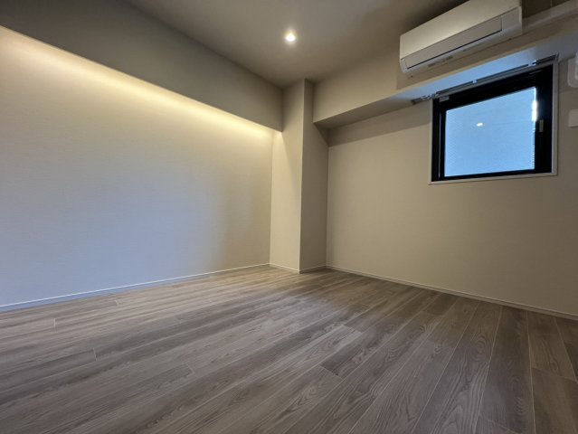 約6.8帖の洋室です