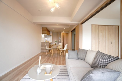 【居間・リビング】 | 【上質リノベ】サーパス江波山公園 | 室内（2026年4月12日13：00頃）撮影
