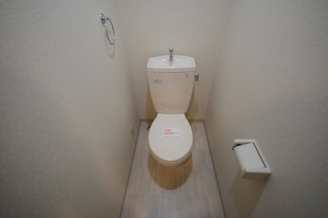 アンプルールフェールルミエール冨木のトイレ|ゆったりとした空間のトイレです