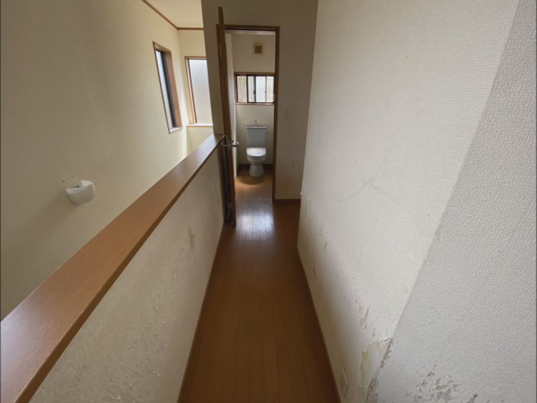 八街は　中古戸建　駐車場４台の内装