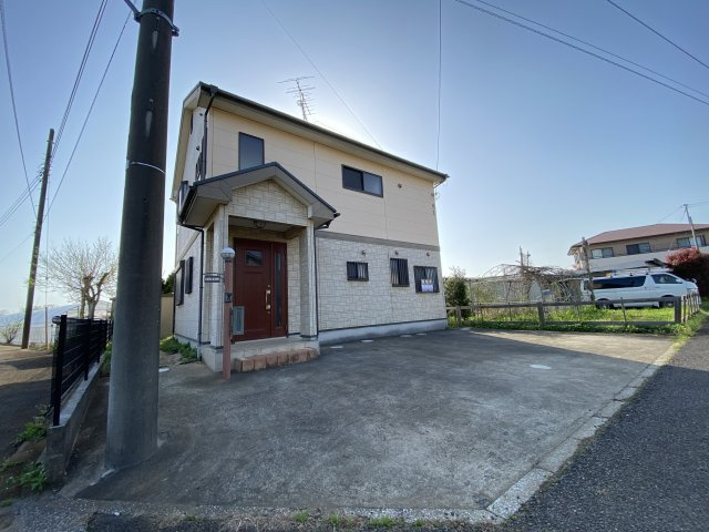 八街は　中古戸建　駐車場４台の外観