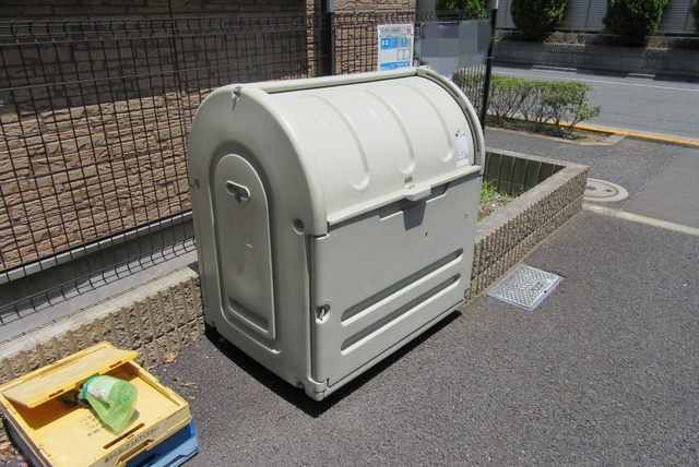 ラウンド・Ｍのその他共用部分|敷地内に便利なゴミ置き場あります♪