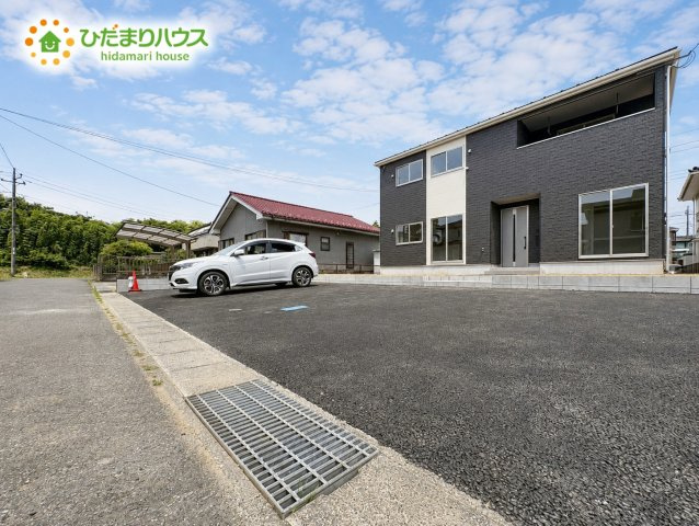 北茨城市中郷町日棚第1　新築戸建の駐車場|カースペース３台以上ＯＫ！来客用にもスペースを確保できて安心ですね(^^)/
