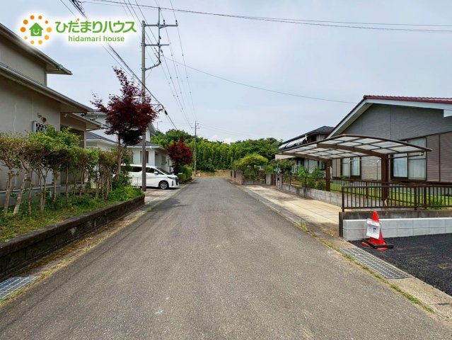 北茨城市中郷町日棚第1　新築戸建の前面道路含む現地写真|前面道路幅6ｍ☆車の出入りもラクラクできちゃいます(^^♪