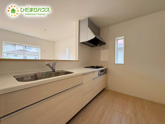北茨城市中郷町日棚第1　新築戸建のキッチン|カウンターは少し高くなってますので、手元が隠れて来客からは見えにくくなってます♪