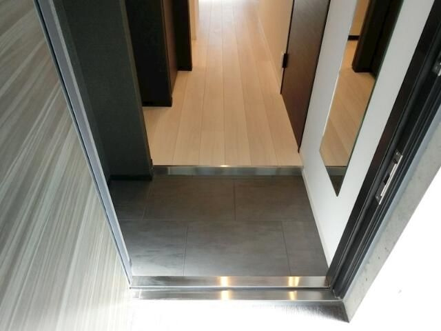 ＺＯＯＭ新宿西落合の玄関