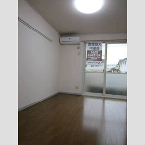 スカイハイツ中切 Ｂの居間・リビング