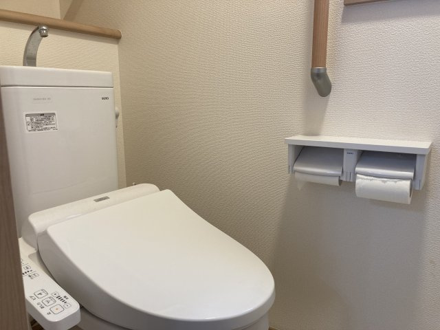 野田市岩名1丁目　中古戸建てのトイレ
