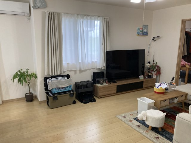 野田市岩名1丁目　中古戸建ての居間・リビング