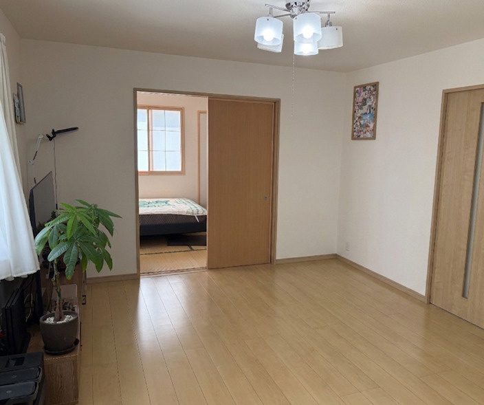 野田市岩名1丁目　中古戸建ての居間・リビング