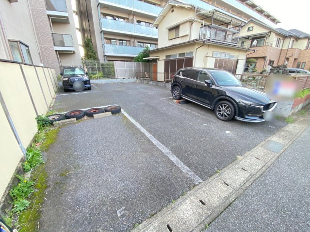 【駐車場】