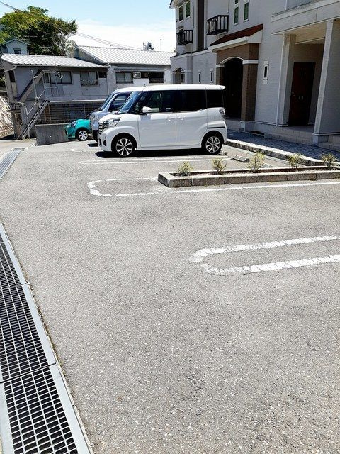 コートディアスの駐車場