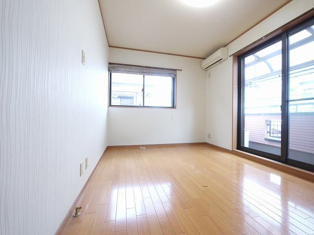 田原本新町貸家の内装|明るい室内です