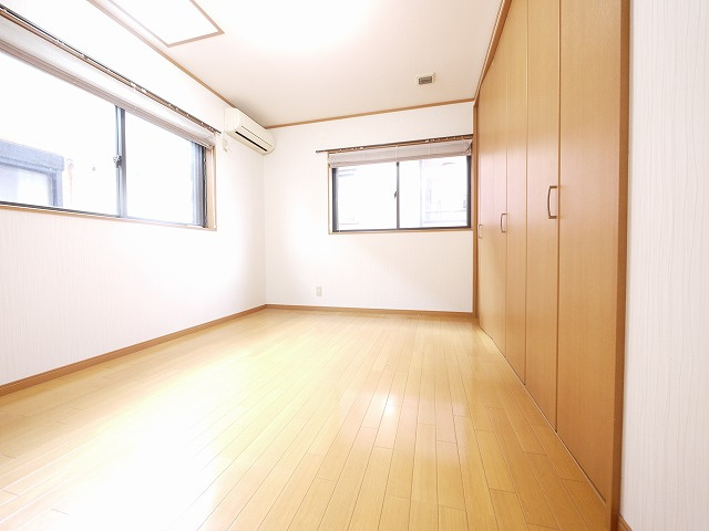 田原本新町貸家の洋室|きれいな洋室です