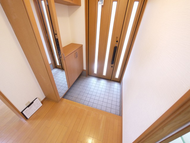 田原本新町貸家の玄関|ゆったりとした玄関です