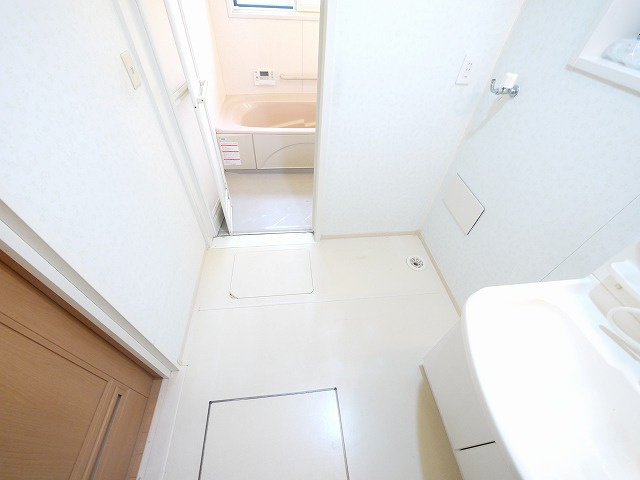 田原本新町貸家の洗面所|使いやすい洗面所です