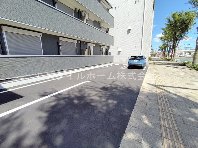D-Square八町通の駐車場