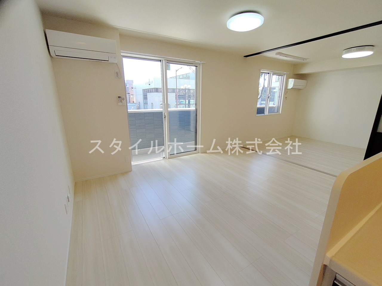 D-Square八町通の居間・リビング