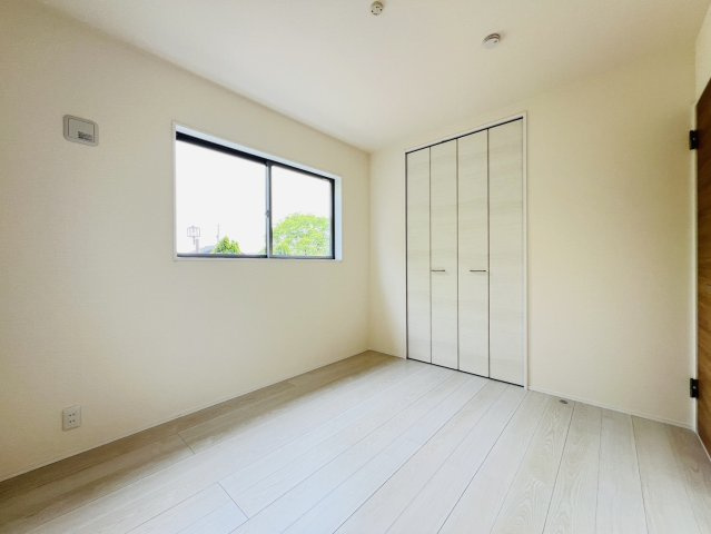 碧南市踏分町一丁目56『仲介手数料無料』新築戸建ての洋室