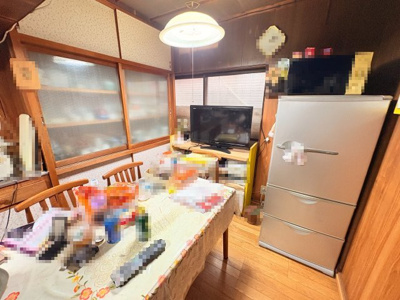【居間・リビング】 | 小千谷市東栄1丁目　8LDK