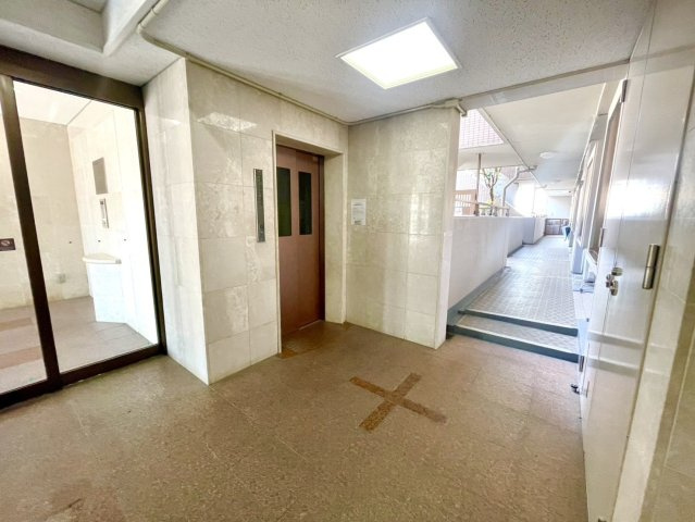 シティオ岩崎台のその他共用部分|オートロック付き　エレベーター各階停止