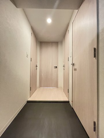 ソルテラス神戸栄町通の玄関