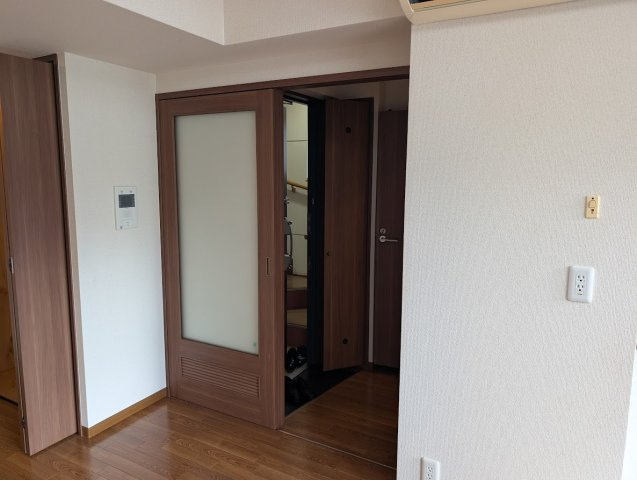 トーヨービルの洋室