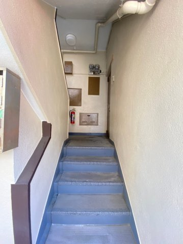 西舞マンションのエントランス