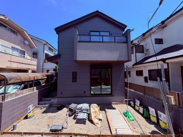 【外観】 | 練馬区関町南３丁目　新築戸建て | 端正なフォルムが美しく、シンプルながらも存在感を放つ外観