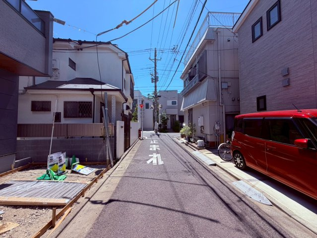 【前面道路含む現地写真】 | 練馬区関町南３丁目　新築戸建て | 落ち着いた住宅街でゆったり過ごせる住環境になります
