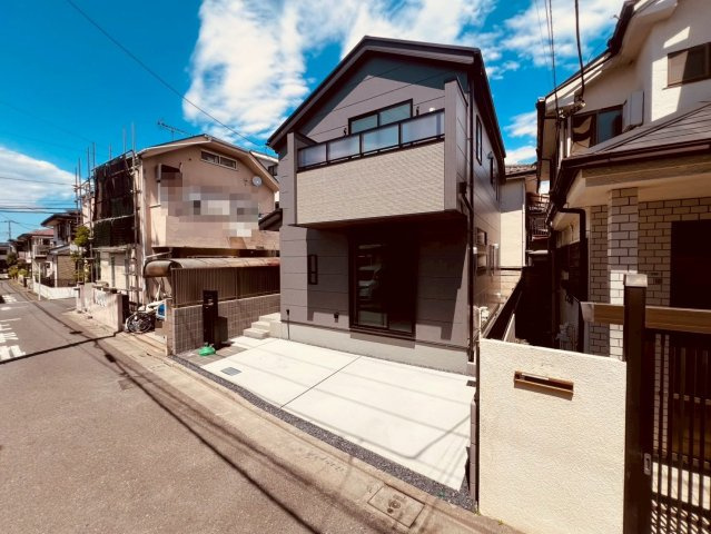 【外観】 | 練馬区関町南３丁目　新築戸建て | 落ち着きある佇まいが魅力で、周囲の景観と調和した住まい